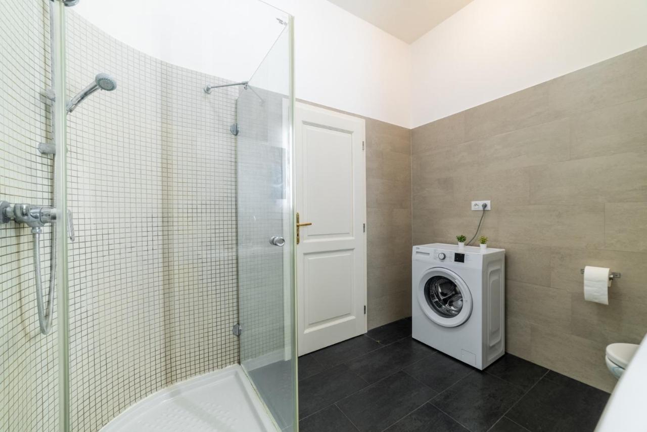 Exclusive Apartment Near Kafka'S Head Прага Экстерьер фото