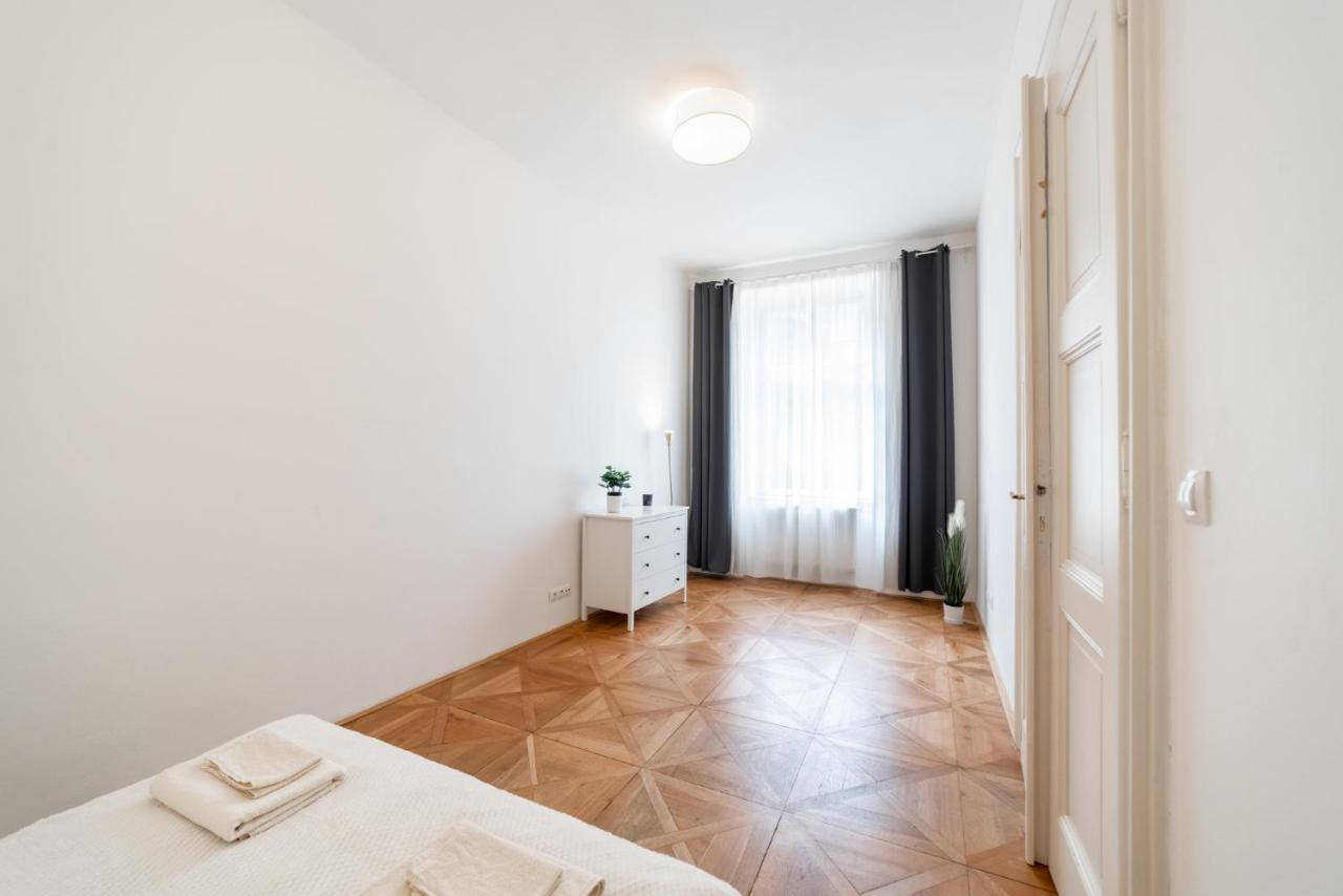 Exclusive Apartment Near Kafka'S Head Прага Экстерьер фото