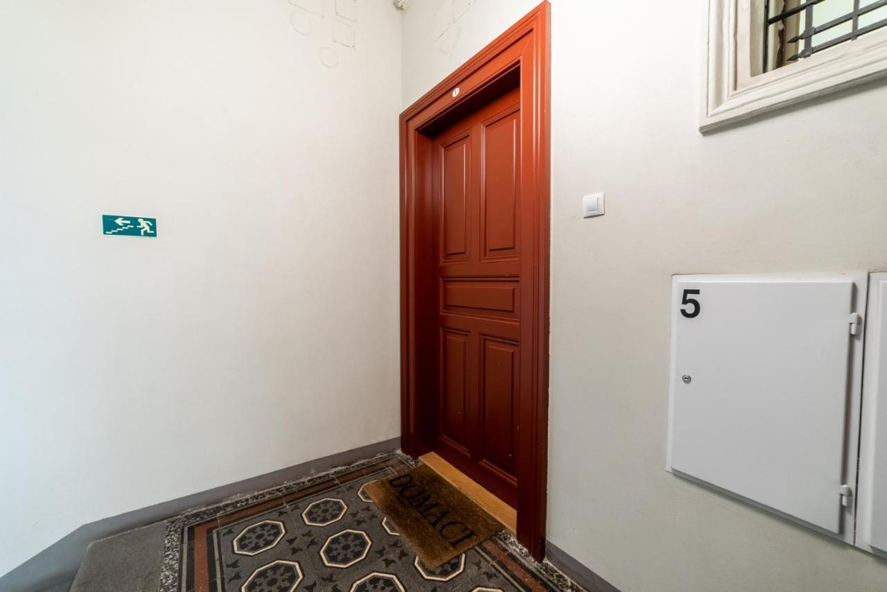 Exclusive Apartment Near Kafka'S Head Прага Экстерьер фото